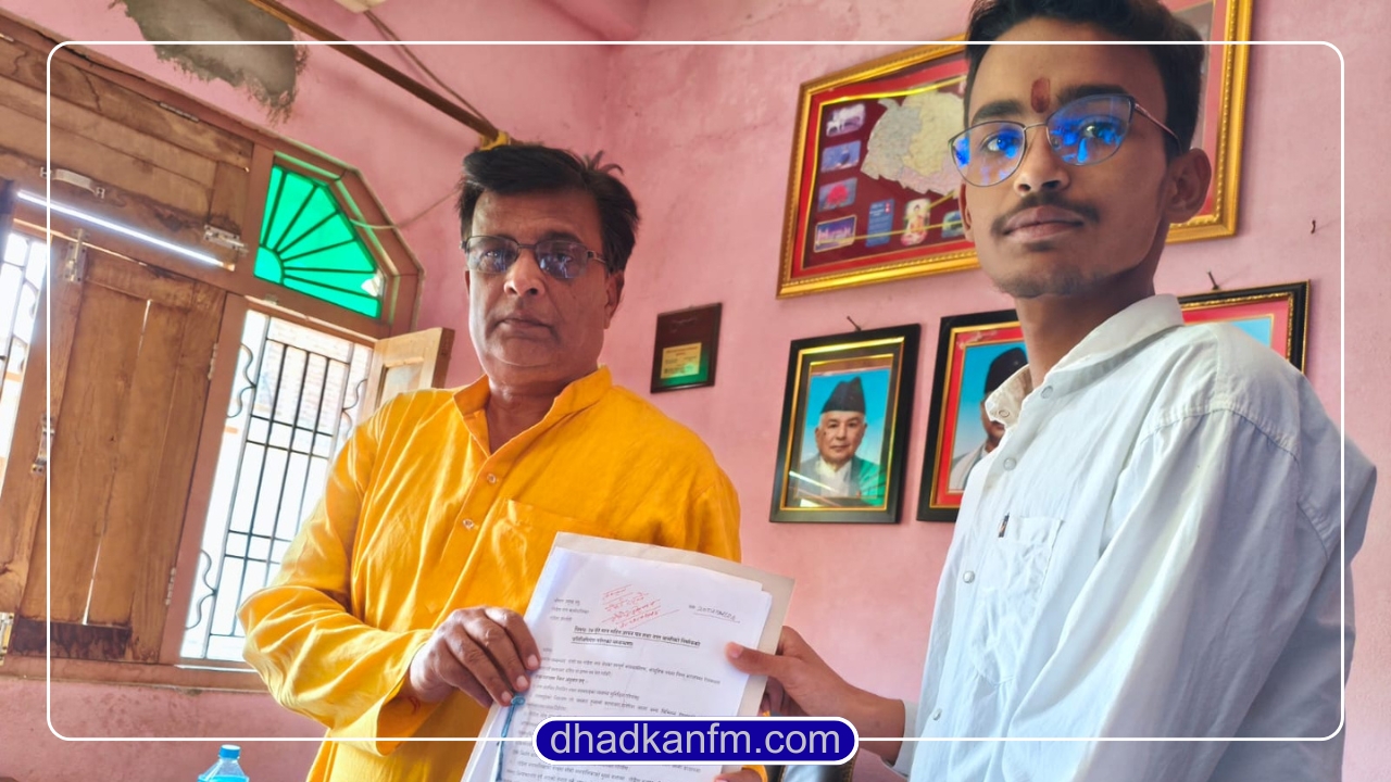 सरसफाइदेखि खानेपानीसम्ममा सुधारको माग राख्दै युवाहरूले बुझाए नगरपालिकामा ज्ञापनपत्र